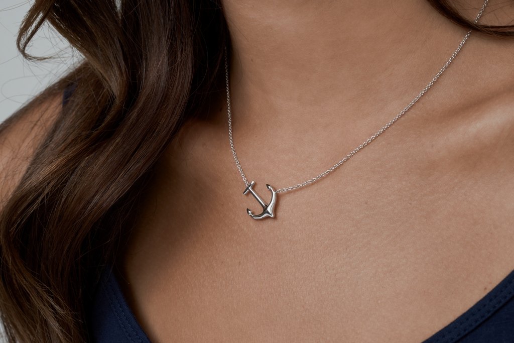 LWXIE Diamond Anchor Necklace for Women 925 Sterling Silver LWXIE Diamond Anchor Necklace for Women 925 Sterling Silver